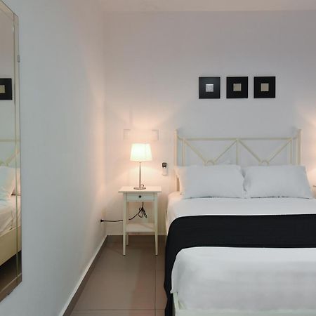 Ph 19 Guesthouse Hotel In Gazcue Santo Domingo Rum bild