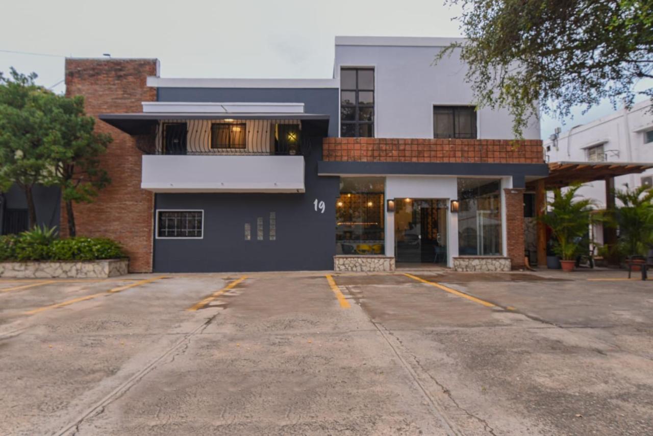 Ph 19 Guesthouse Hotel In Gazcue Santo Domingo Exteriör bild