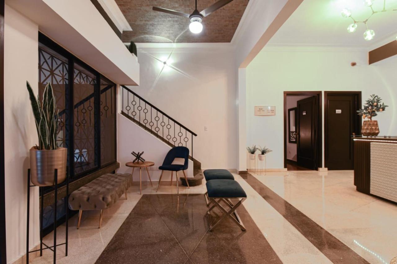 Ph 19 Guesthouse Hotel In Gazcue Santo Domingo Exteriör bild