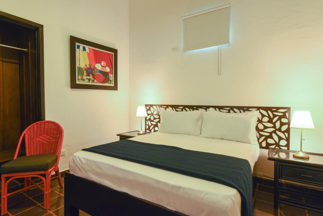 Ph 19 Guesthouse Hotel In Gazcue Santo Domingo Exteriör bild