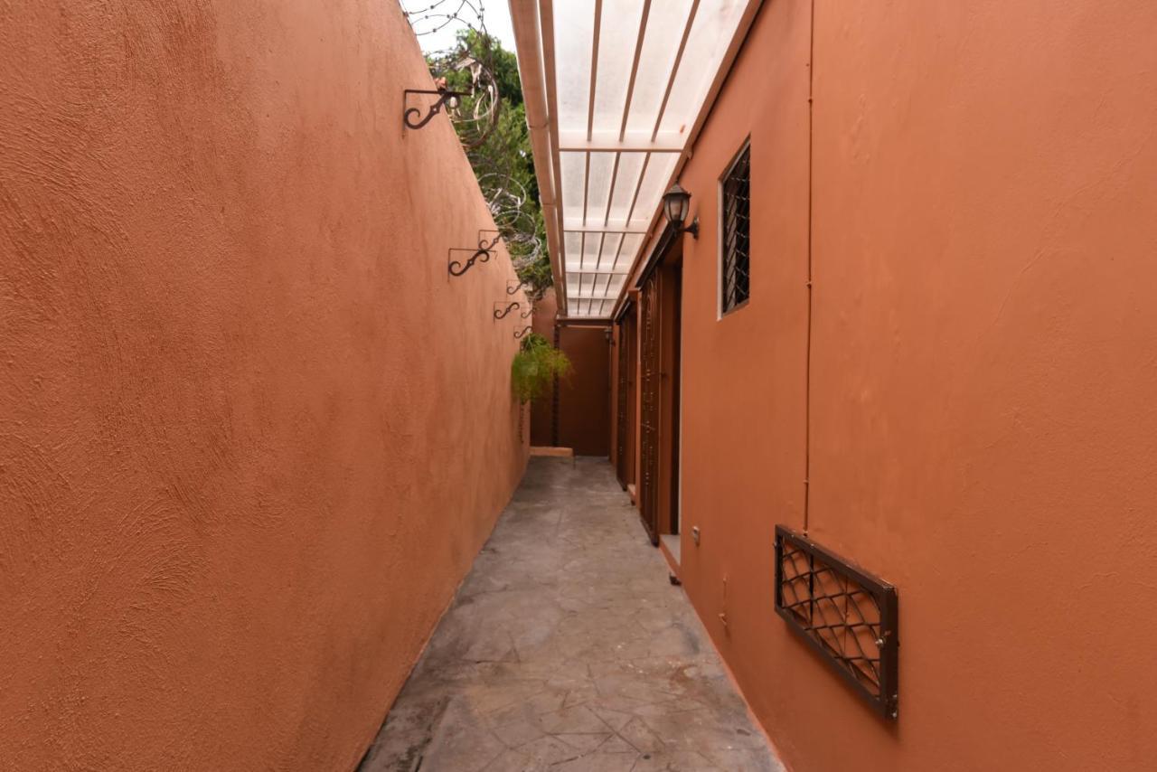 Ph 19 Guesthouse Hotel In Gazcue Santo Domingo Exteriör bild
