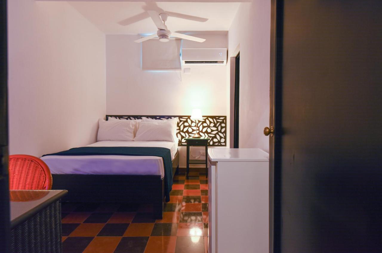 Ph 19 Guesthouse Hotel In Gazcue Santo Domingo Exteriör bild