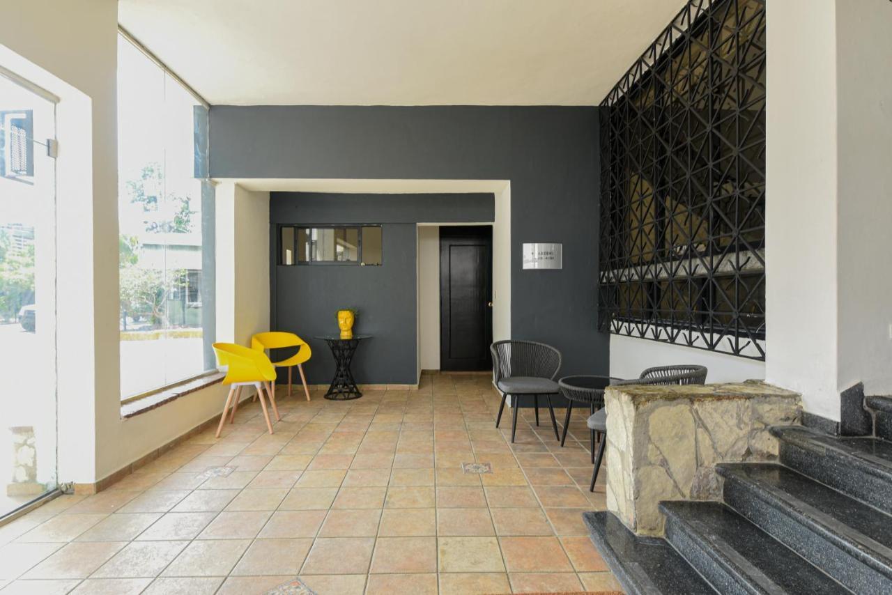 Ph 19 Guesthouse Hotel In Gazcue Santo Domingo Exteriör bild